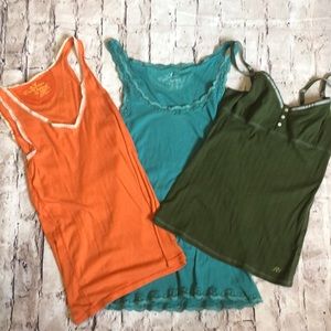 AE and aero tank top lot